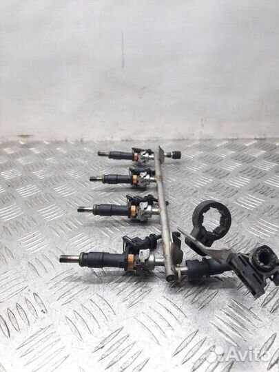 Топливная рампа Opel Vectra универсал 1.8 Z18XER