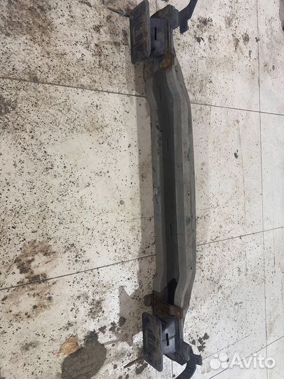 Усилитель заднего бампера I40