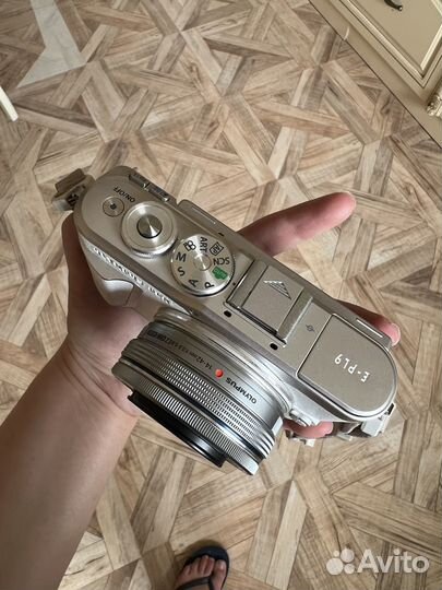 Фотоаппарат Olympus PEN E-PL8 (белый)