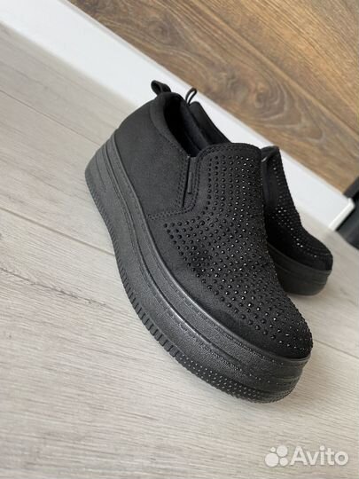 Женская обувь 35 размер