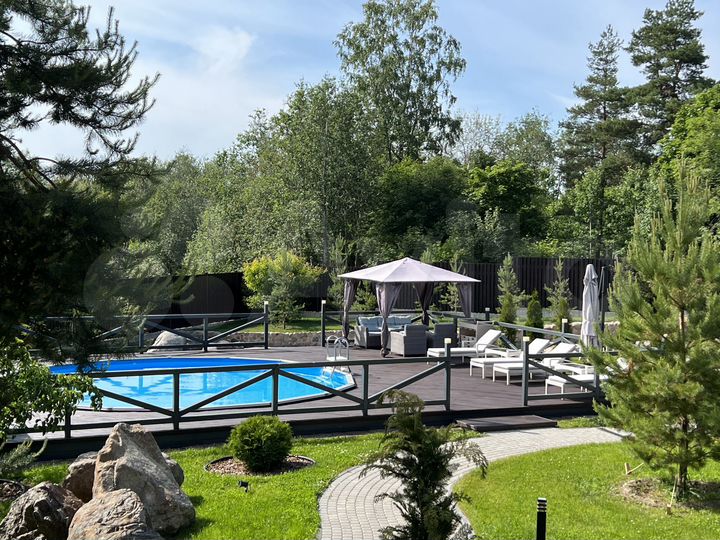 Дом 175 м² на участке 23 сот.