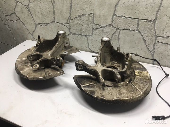 Цапфа задняя левая Bmw 7-Seria F02 4.4 10