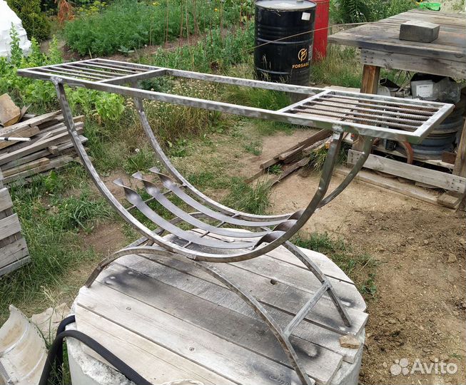 Стойка для мангала 600х300