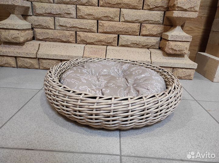 Лежанка для собак для кошек новая