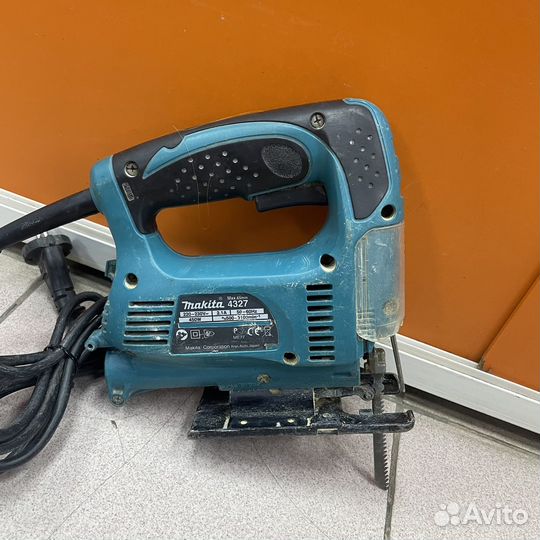 Электролобзик makita 450W
