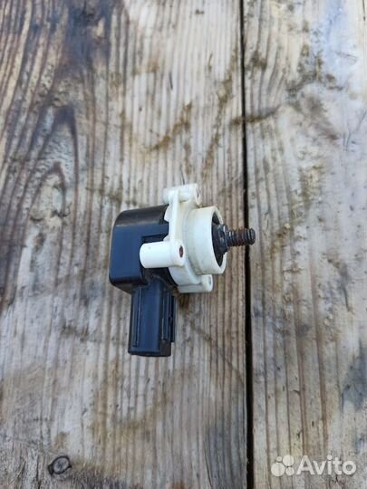 Датчик положения кузова Toyota Prius