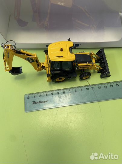 Komatsu Wb93r-8 1:50