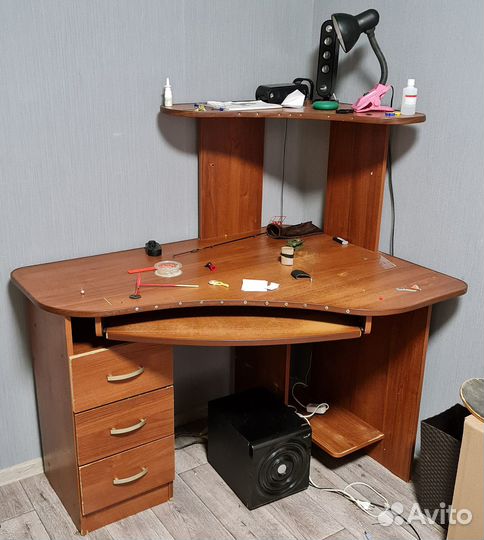 Стол компьютерный