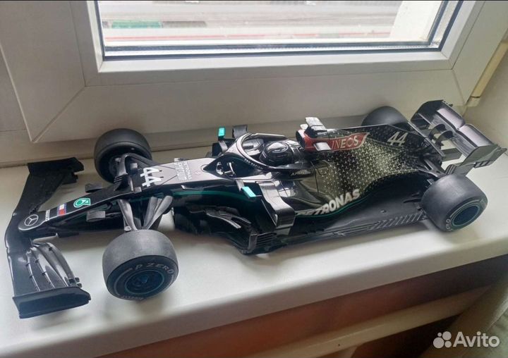 Радиоуправляемая модель mercedes F1