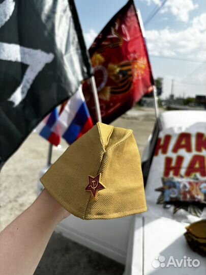 Значки флаги пилотки