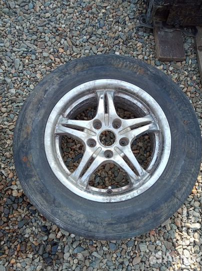 Литой диск R15 Nissan