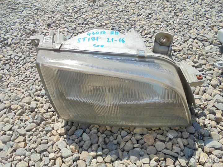 Фара правая Toyota Caldina ST191 1996