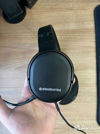 Наушники SteelSeries Arctis 1