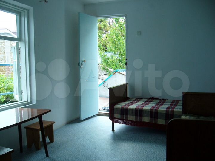 Комната 10 м² в 2-к., 1/2 эт.