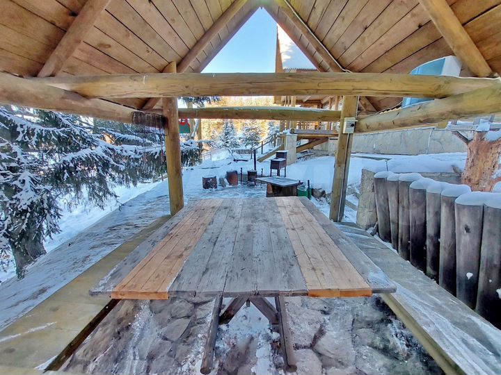 Коттедж 220 м² на участке 1,7 га