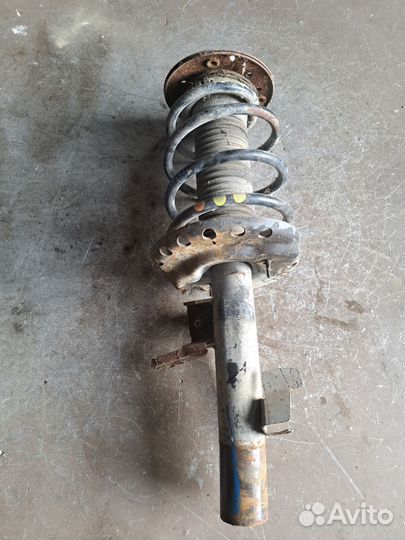 Стойка передняя правая Ford Mondeo