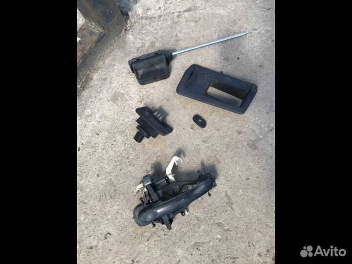 Ручка сдвижной двери в сборе Фольксваген Кадди 3