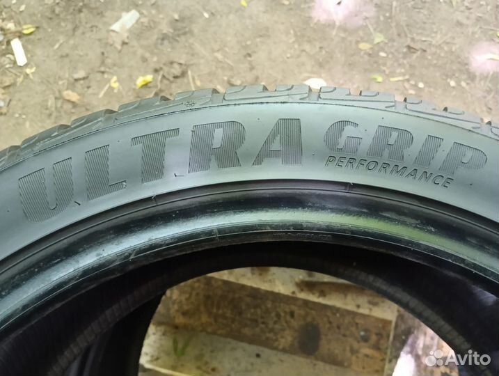 Goodyear UltraGrip Performance 235/45 R18 98V