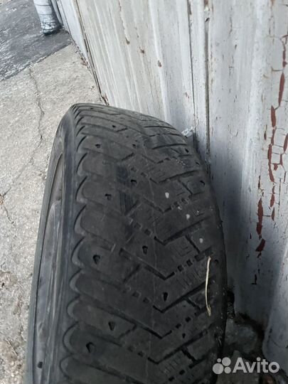 Goodyear Ultragrip Ice Arctic 195/60 R15