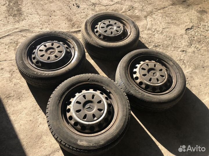 A6394010825 Колпачок литого диска W639