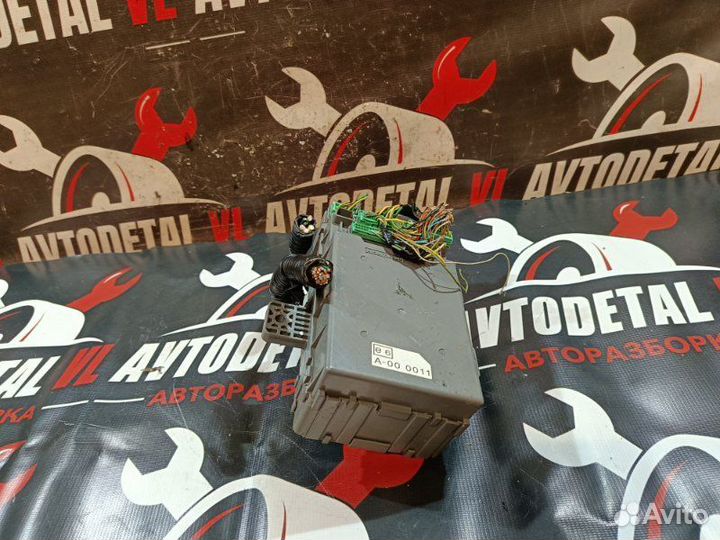 Блок предохранителей Honda Civic 8 5D FN R18A2