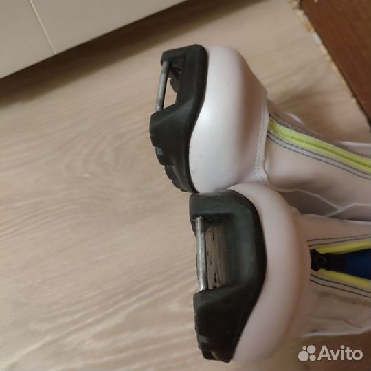 Лыжные ботинки 35 р Olympia NNN