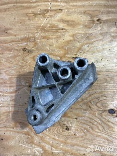 Кронштейн АКПП Chevrolet Captiva C140 LE9 2016