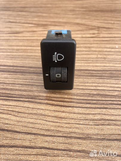 Кнопка регулировки фар Ауди А8 Д2