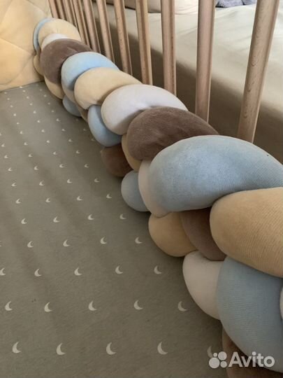 Бортики в детскую кроватку с косичкой