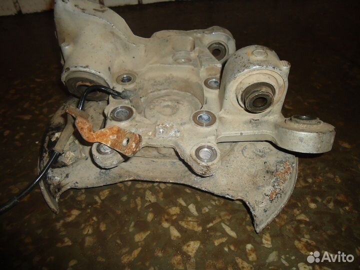 Кулак поворотный задний правый