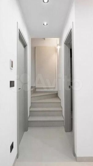 Дом 386 м² на участке 4,5 сот.