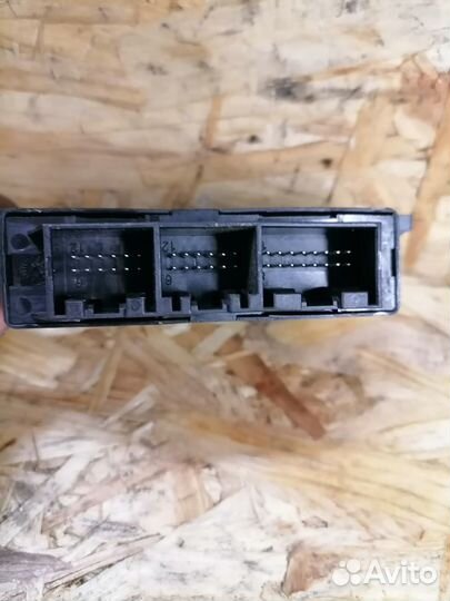 Блок управления парктрониками Audi A4 B7