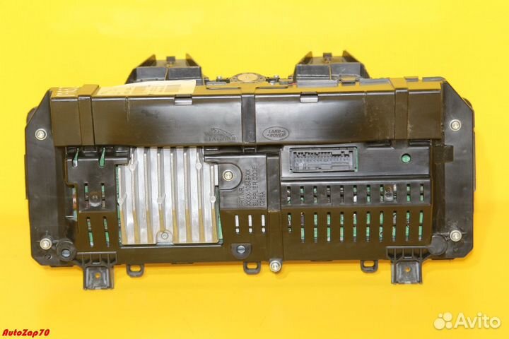 Jaguar F-Pace Панель приборов