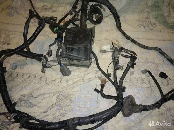 Блок предохранителей подкапотный с проводкой