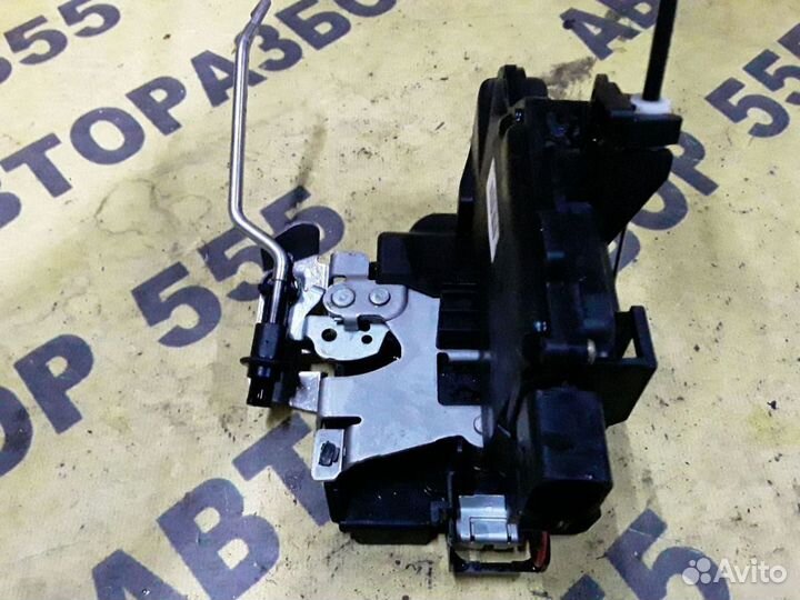 Замок двери задней правый Audi A4 (B6)