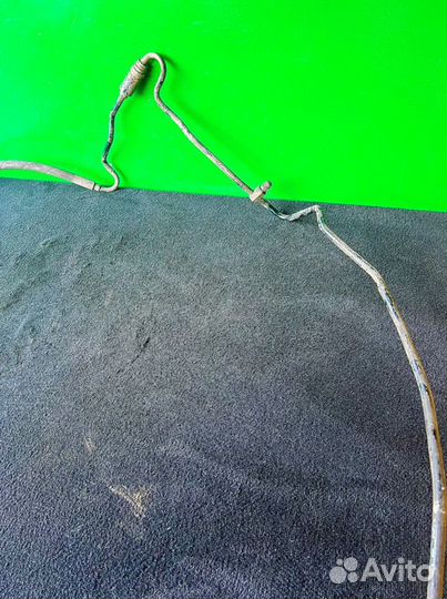 Трубка гидроподвески правая Mercedes W221 S221