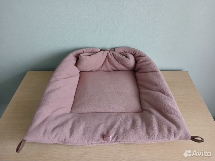Лежанка для кошек и собак