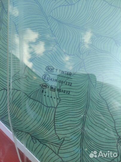 Стекло двери переднее правое Renault Logan 1 седан