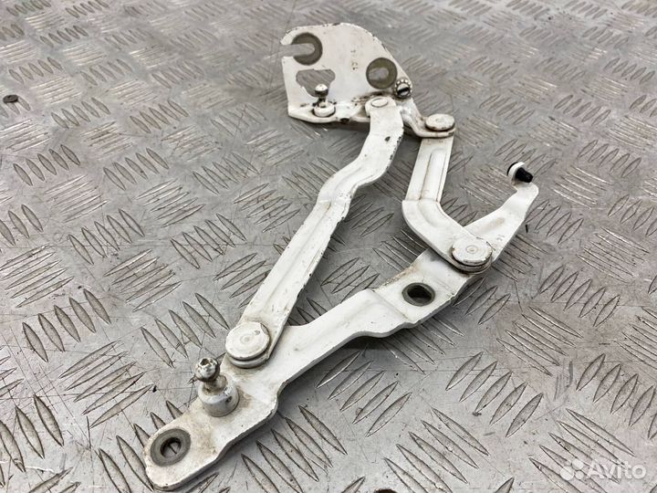 Б/У петля крышки багажника задний левый Volkswagen