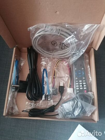 Видеорегистратор 8 камер.Hikvision DS-7608NI-I2/8P