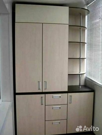 Распашной шкаф на балкон на заказ