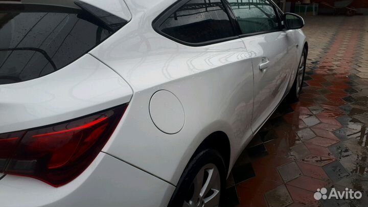 Заднее правое крыло Opel Astra J GTC