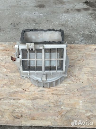 Корпус вентилятора печки Opel Frontera