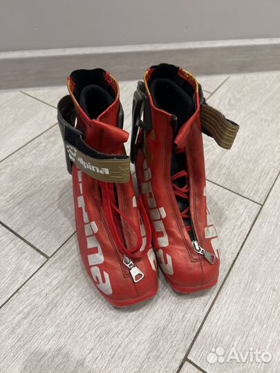 Лыжные ботинки коньковые alpina