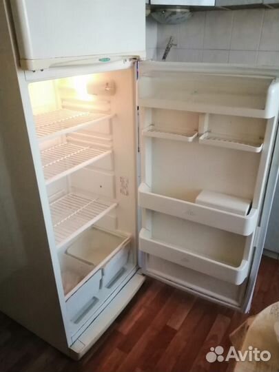 Холодильник бу Stinol