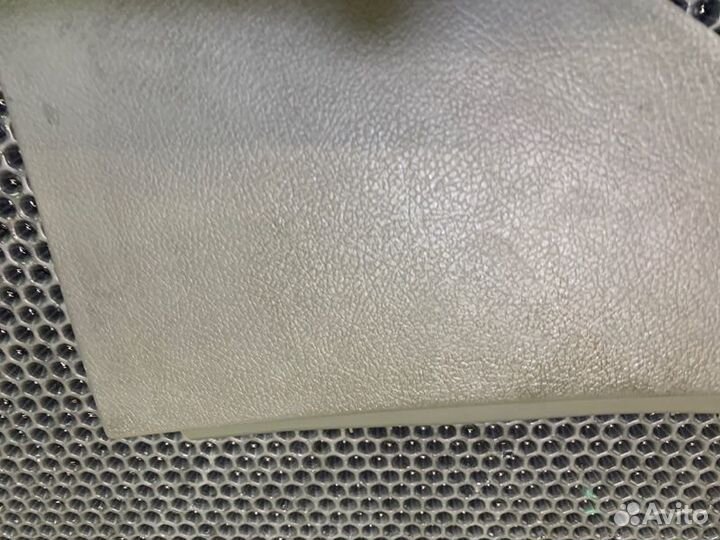 Накладка на порог салона лев. Lexus LX570