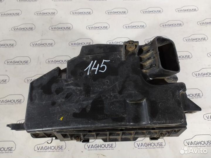 Корпус воздушного фильтра Nissan Maxima A33 2.0