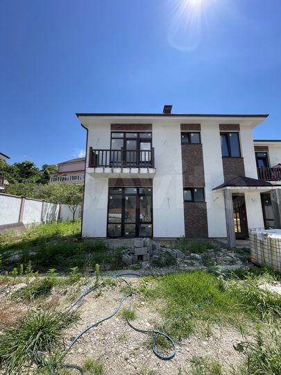 Коттедж 177 м² на участке 4 сот.