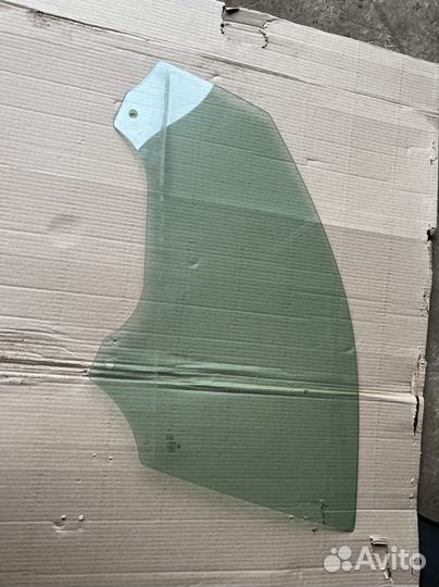 Bmw f16 x6 переднее левое стекло