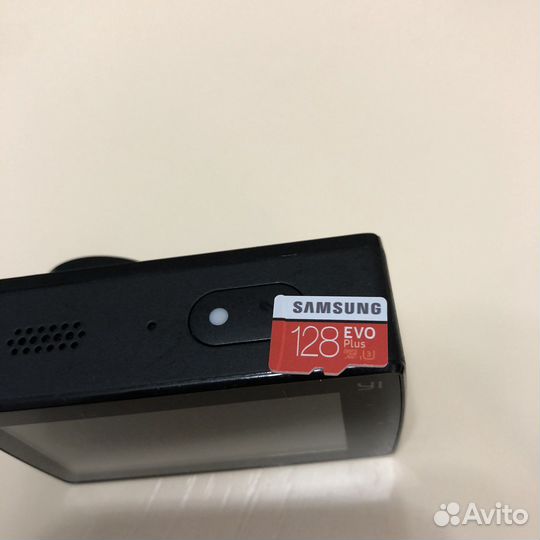 Экшн камера xiaomi Yi 4k